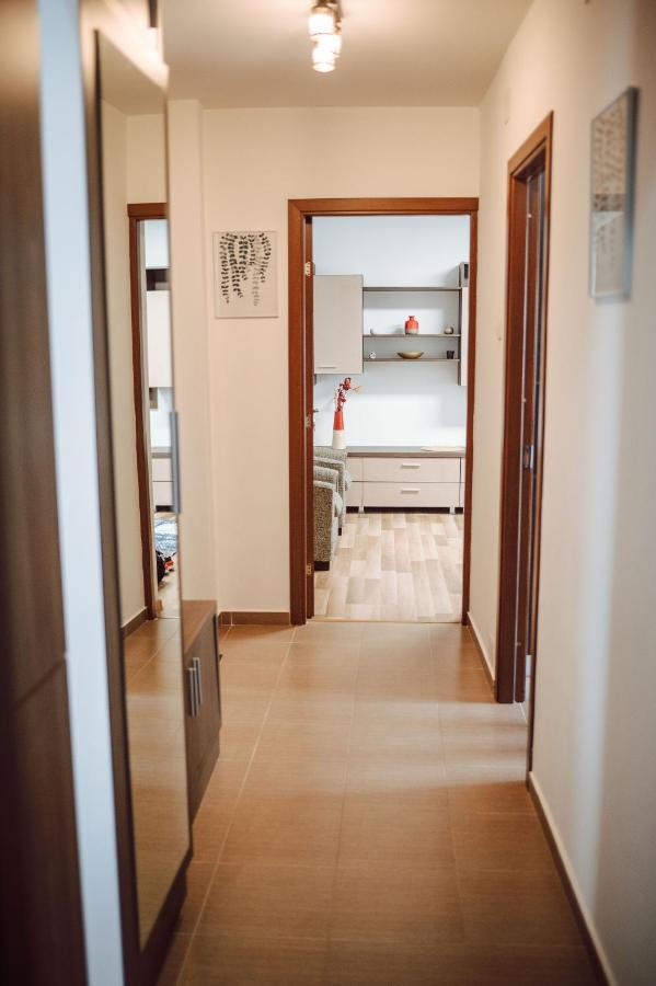 Adrian Home Mega Ploieşti Exteriér fotografie